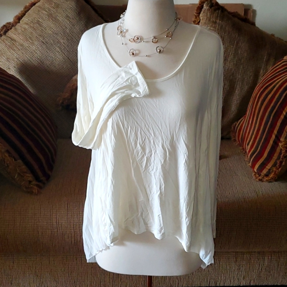 NWT Women's Long Sleeves High-Low Shirt. Size M